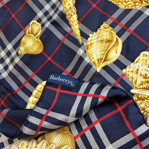 Burberrys Silk Sea Shell Scarf - Picture 4 of 7